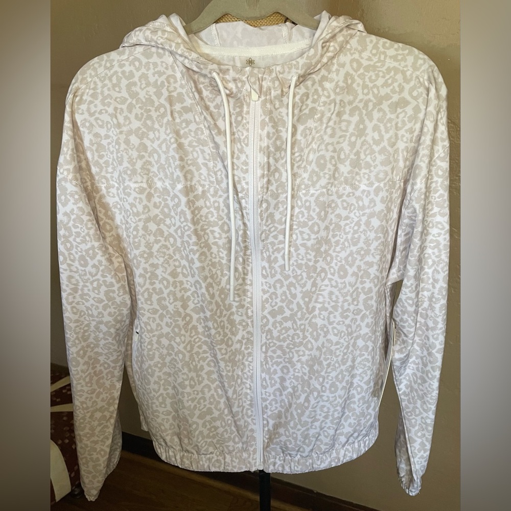 Harmony Balance Women's Cream Leopard Print Jacket and shorts set Size L NWT